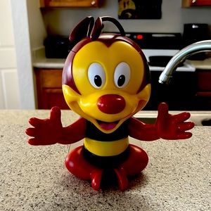 Spike the bee cups (comes with straw) brand new